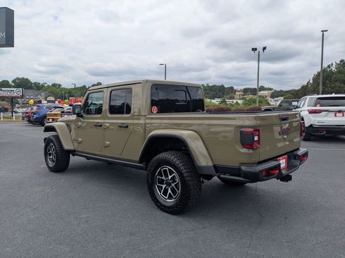 Used 2025 Jeep Gladiator Rubicon AWD/4WD image 7