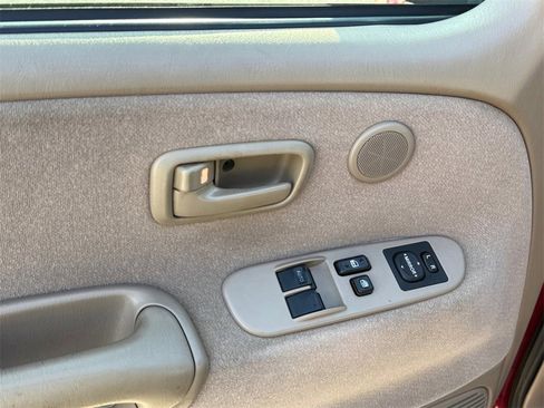 Used 2000 Toyota Tundra SR5 image 16