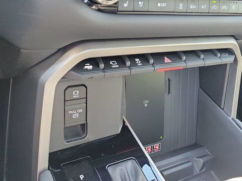 New 2026 Toyota Tundra Limited AWD/4WD image 17