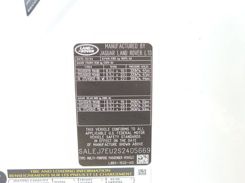 Certified 2025 Land Rover Defender 110 S AWD/4WD image 36