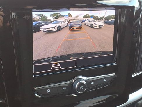 Used 2021 Chevrolet Traverse LS AWD/4WD image 30