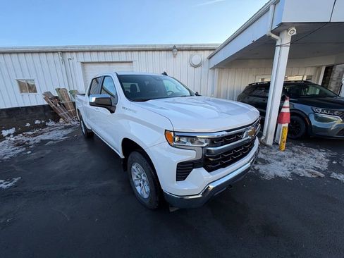 Used 2025 Chevrolet Silverado 1500 LT image 7