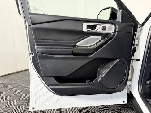 Used 2020 Ford Explorer Platinum w/ Premium Technology Package AWD/4WD image 33