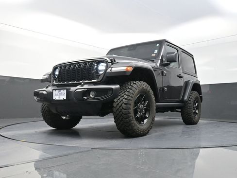 Used 2025 Jeep Wrangler Sport image 26