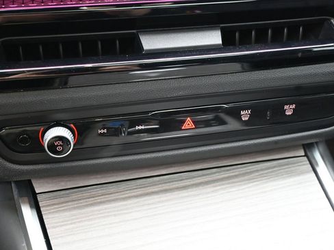 Used 2025 BMW i4 eDrive40 image 19