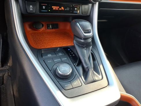 Used 2019 Toyota RAV4 Adventure image 12