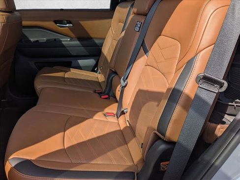 Used 2024 Nissan Pathfinder Platinum w/ Cargo Package AWD/4WD image 22