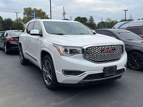 Used 2017 GMC Acadia Denali AWD/4WD image 2