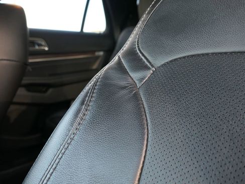 Used 2017 Ford Explorer Limited image 13