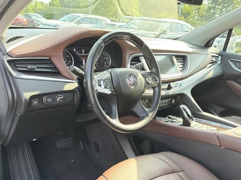Used 2020 Buick Enclave Avenir w/ Avenir Technology Package FWD image 10
