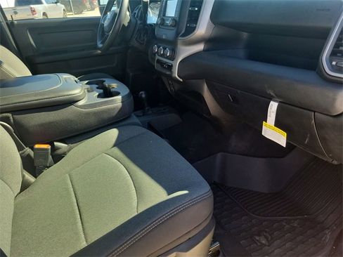 Used 2024 RAM 2500 Tradesman w/ Chrome Appearance Group image 24