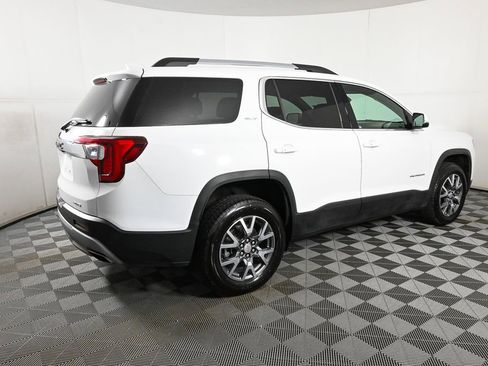 Used 2023 GMC Acadia SLT image 28