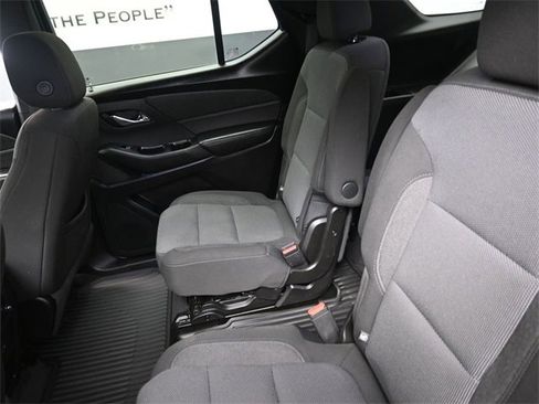 Used 2023 Chevrolet Traverse LT image 20