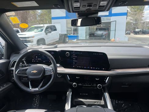 Certified 2025 Chevrolet Suburban Premier w/ Sun And Tow Package image 35