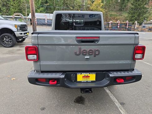 Used 2023 Jeep Gladiator Rubicon w/ Cold Weather Group image 5