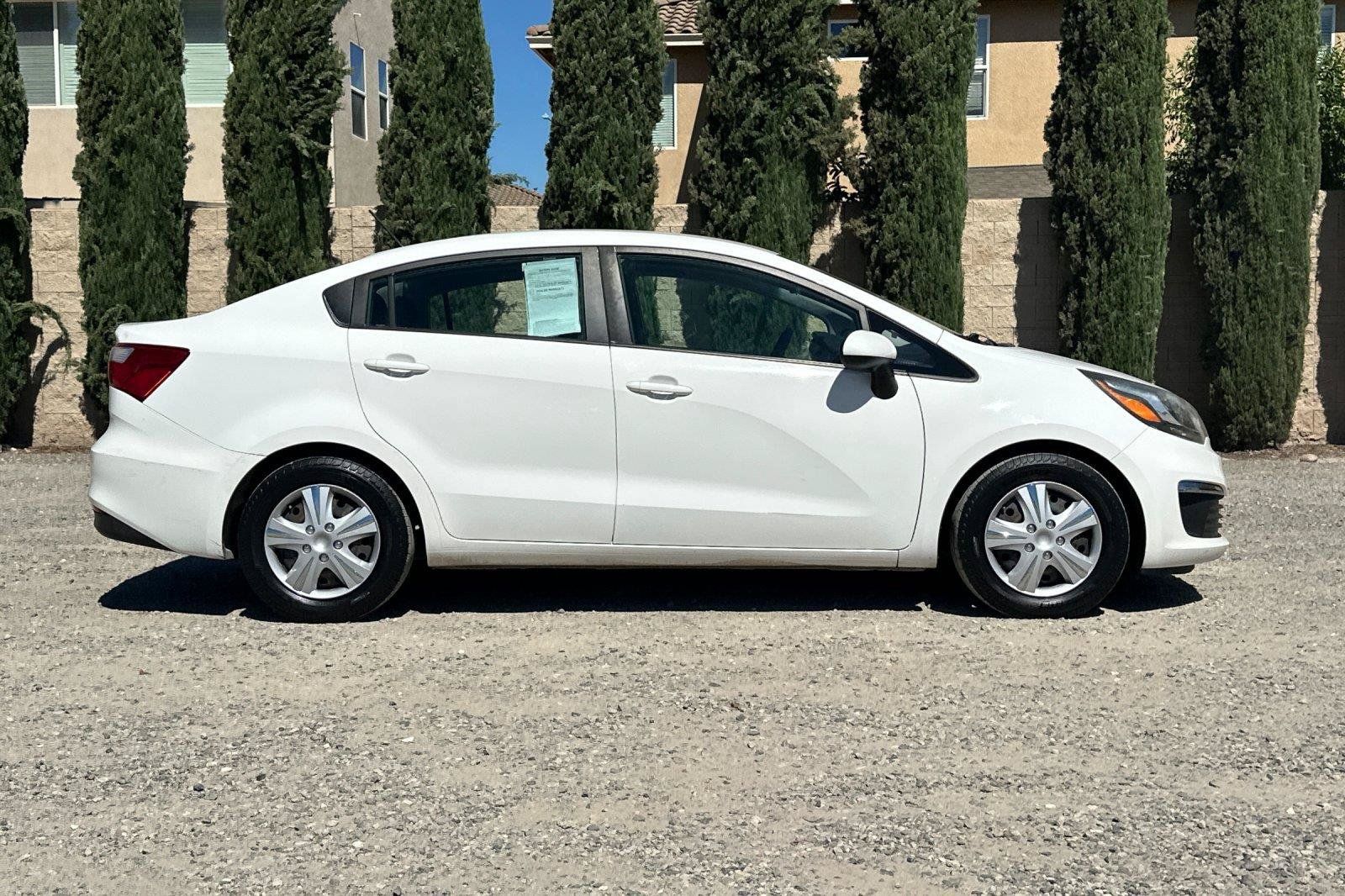 Used 2017 Kia Rio LX w/ Power Package FWD image 2