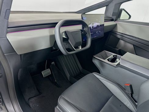 Used 2025 Tesla Cybertruck AWD Crew Cab image 9