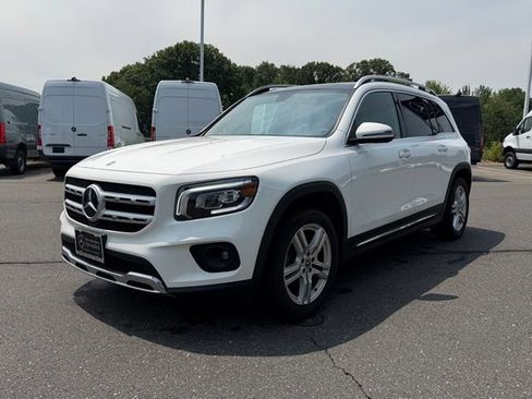 Used 2022 Mercedes-Benz GLB 250 4MATIC image 3