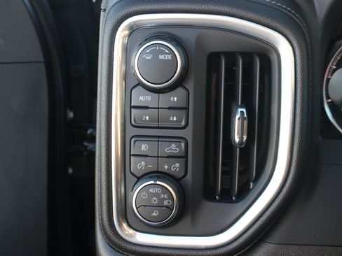 Used 2022 Chevrolet Silverado 1500 LTZ AWD/4WD image 34