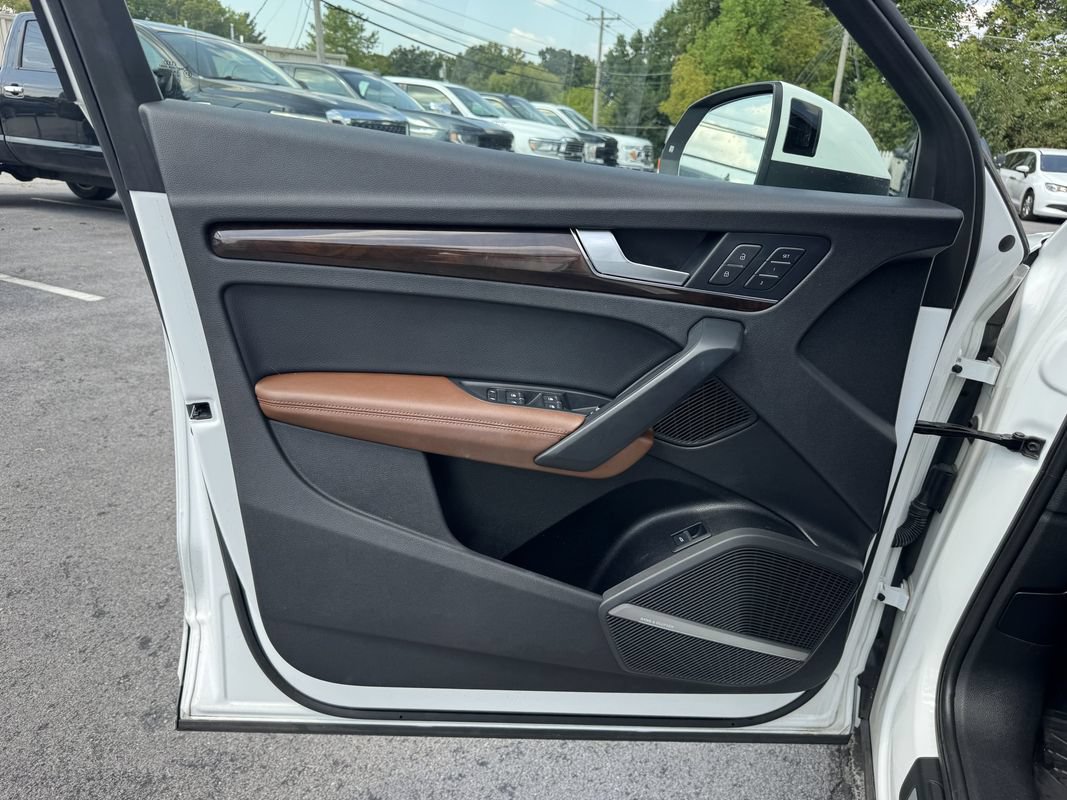 Used 2019 Audi Q5 Prestige w/ Prestige Package AWD/4WD image 24