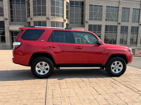 Used 2019 Toyota 4Runner SR5 Premium AWD/4WD image 9