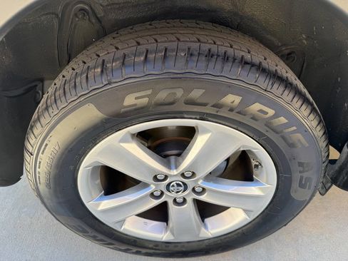 Used 2015 Toyota RAV4 XLE FWD image 15