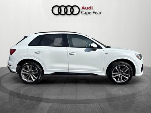 Used 2025 Audi Q3 2.0T Premium w/ Black Optic Sport Package image 6