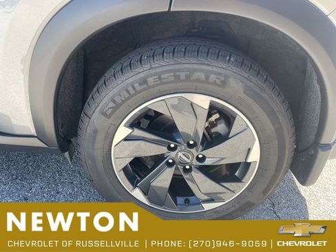 Used 2024 Nissan Rogue SV w/ SV Premium Package AWD/4WD image 48
