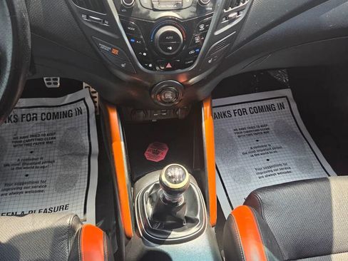 Used 2016 Hyundai Veloster Turbo w/ Option Group 04 FWD image 10