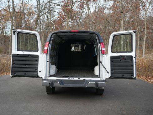 Used 2023 Chevrolet Express 2500 w/ Driver Convenience Package image 7