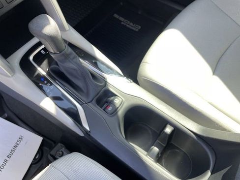 Used 2024 Toyota Corolla Cross L FWD image 22