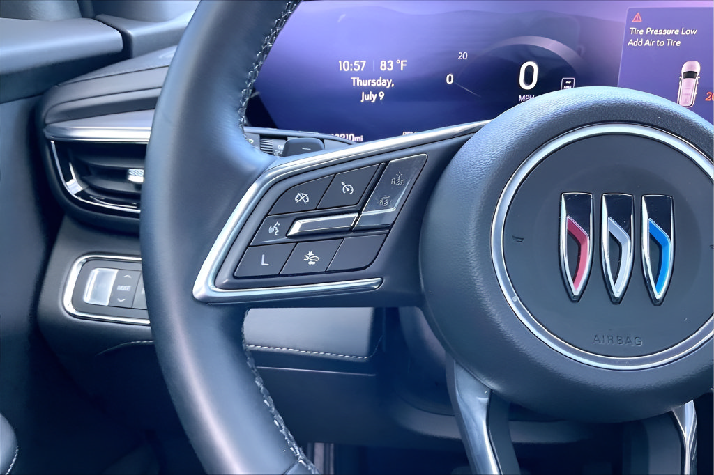 Used 2025 Buick Enclave Preferred FWD image 10