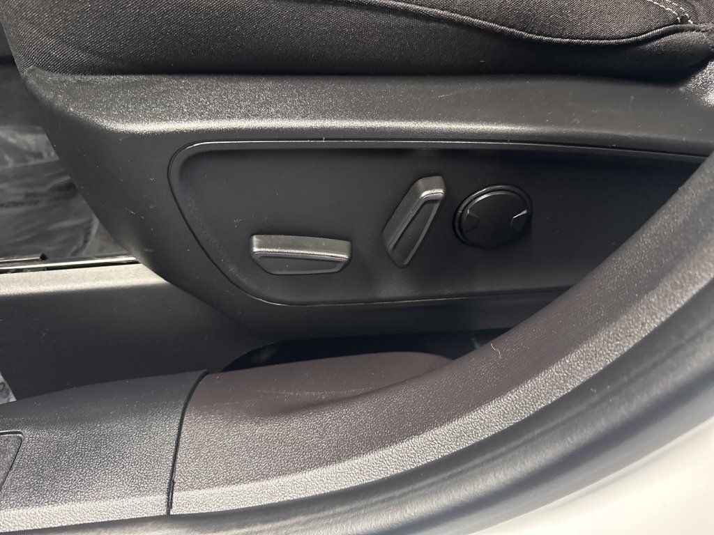Used 2023 Ford Escape Active w/ Tech Pack #1 AWD/4WD image 33