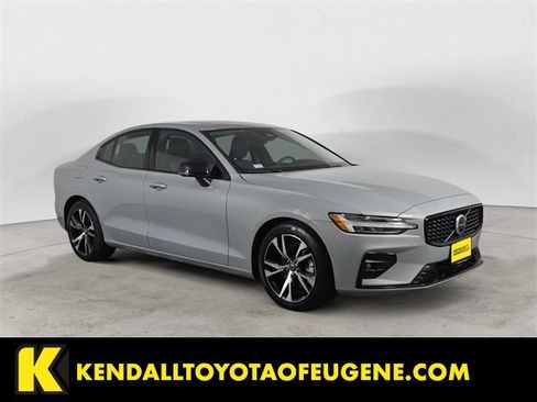 Used 2024 Volvo S60 B5 Core image 7