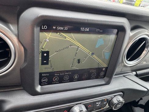 Used 2022 Jeep Wrangler Unlimited Sahara w/ Cold Weather Group AWD/4WD image 19