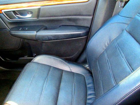 Used 2017 Honda CR-V EX-L image 10