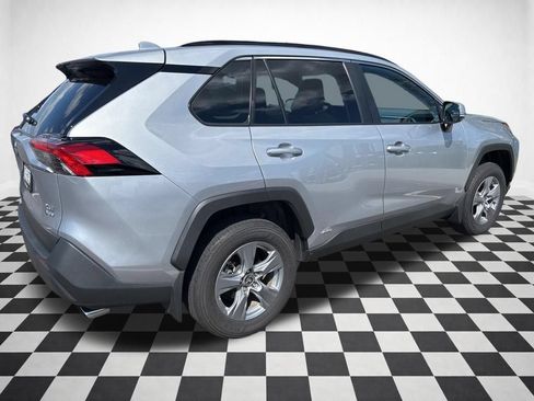 Used 2025 Toyota RAV4 XLE AWD/4WD image 32