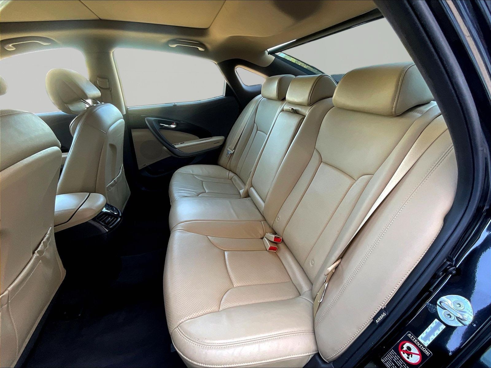 Used 2014 Hyundai Azera Limited w/ Option Group 02 FWD image 22