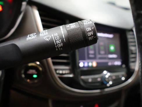 Used 2021 Chevrolet Trax LT w/ Redline Edition image 37