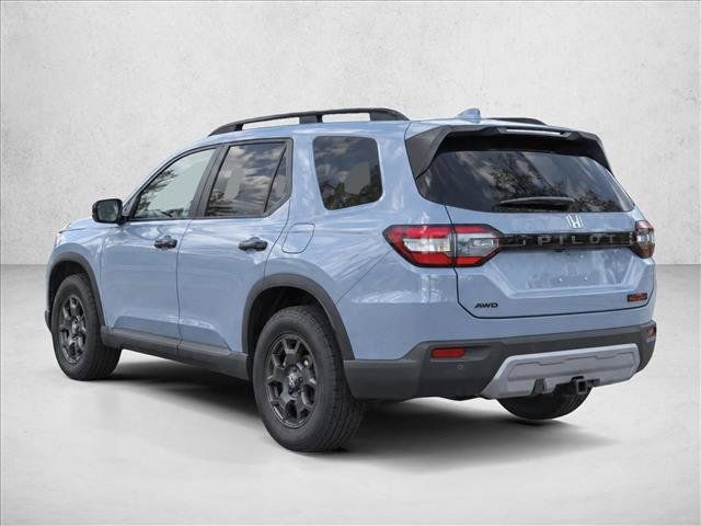 Used 2024 Honda Pilot TrailSport image 5