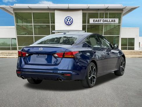Used 2024 Nissan Altima 2.5 SR FWD image 3