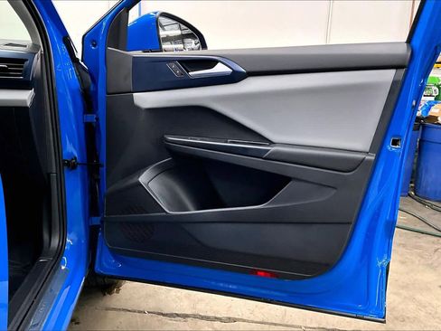 Used 2023 Volkswagen Taos SE w/ Panoramic Sunroof Package image 27