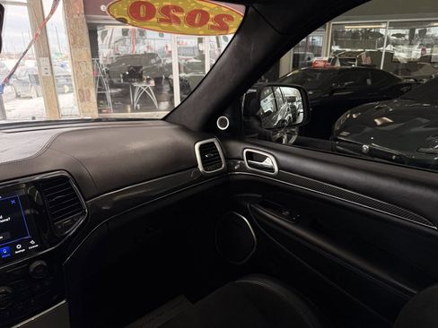 Used 2020 Jeep Grand Cherokee SRT image 43