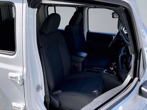 Used 2023 Jeep Wrangler Unlimited w/ Sun & Screen Package AWD/4WD image 19