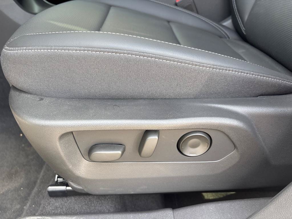 Used 2025 Buick Envision Preferred AWD/4WD image 14