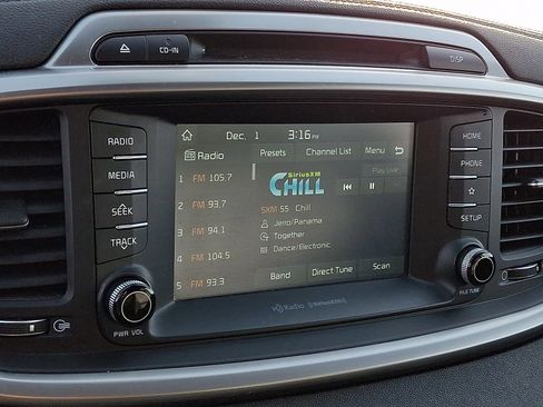 Used 2019 Kia Sorento EX image 16