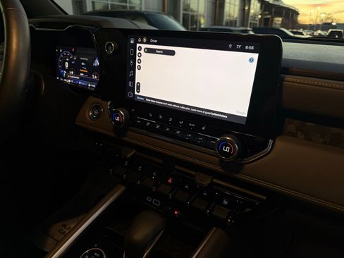 Used 2024 Chevrolet Colorado ZR2 w/ Technology Package image 25