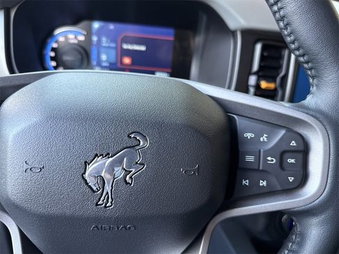 Used 2023 Ford Bronco Badlands image 27