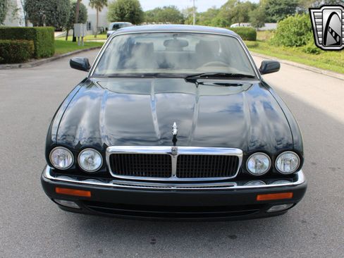 Used 1997 Jaguar XJ6 image 2