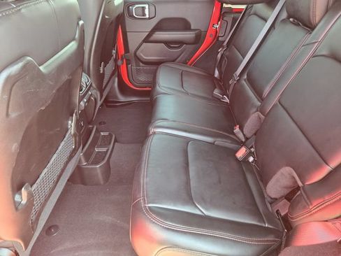 Used 2024 Jeep Wrangler Unlimited Rubicon AWD/4WD image 28